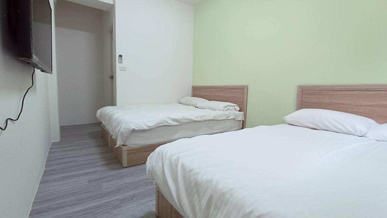 Fengchia Bichon B&B 台中市 エクステリア 写真